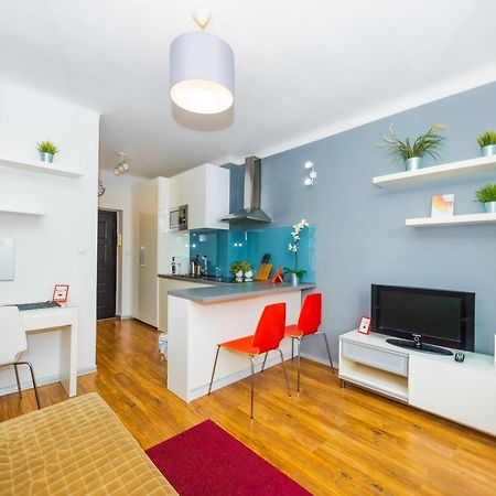 Cozy Studio Next To The Metro And City Center Varşovia Exterior foto
