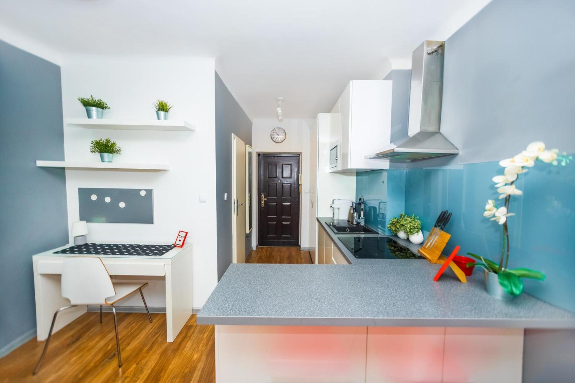 Cozy Studio Next To The Metro And City Center Varşovia Exterior foto